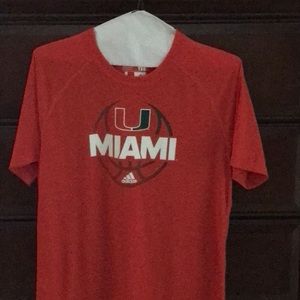 UM Basketball 🏀 TShirt.  Adidas Size L